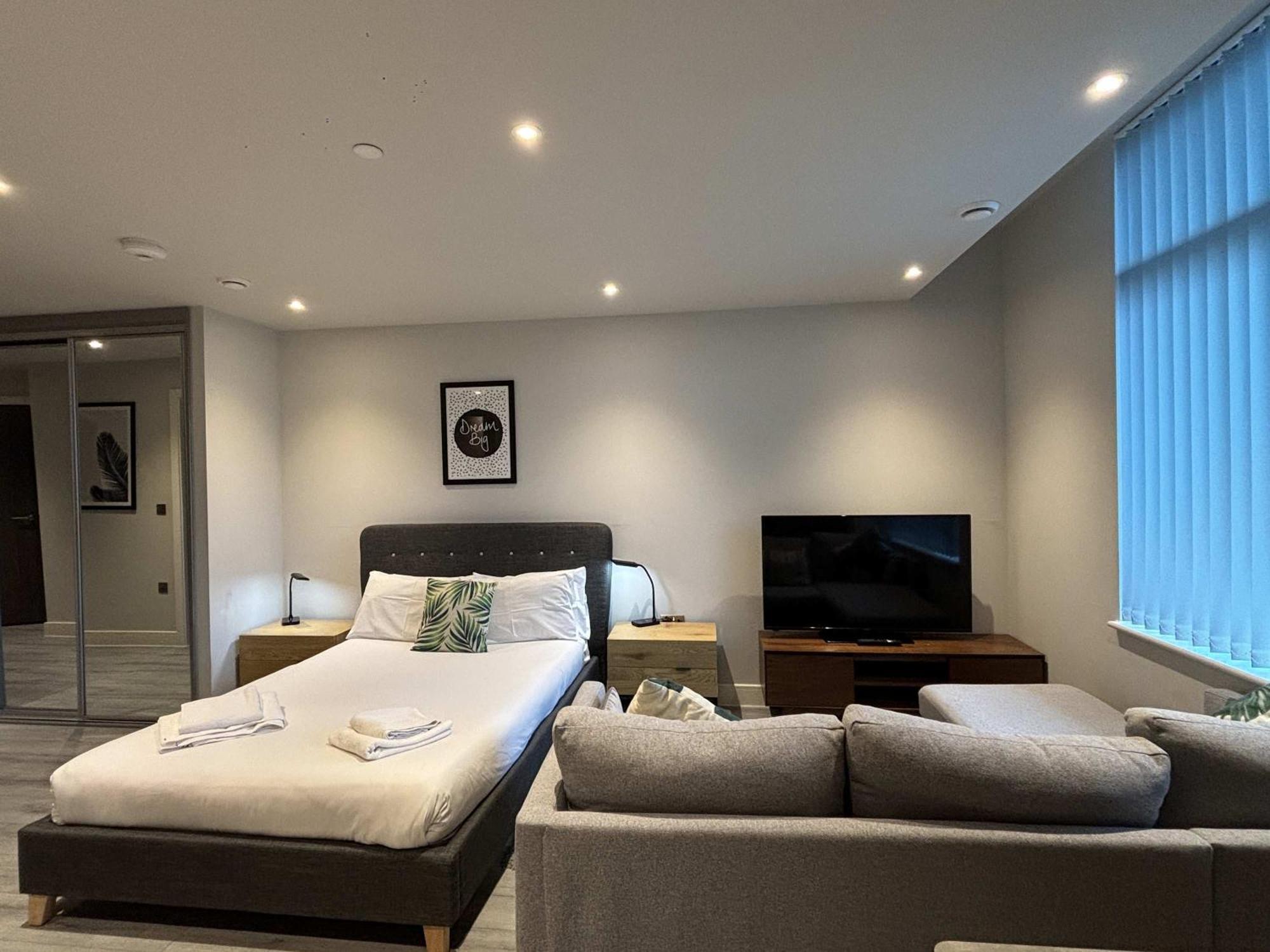 Modern Studio In Bracknell With Free Parking מראה חיצוני תמונה