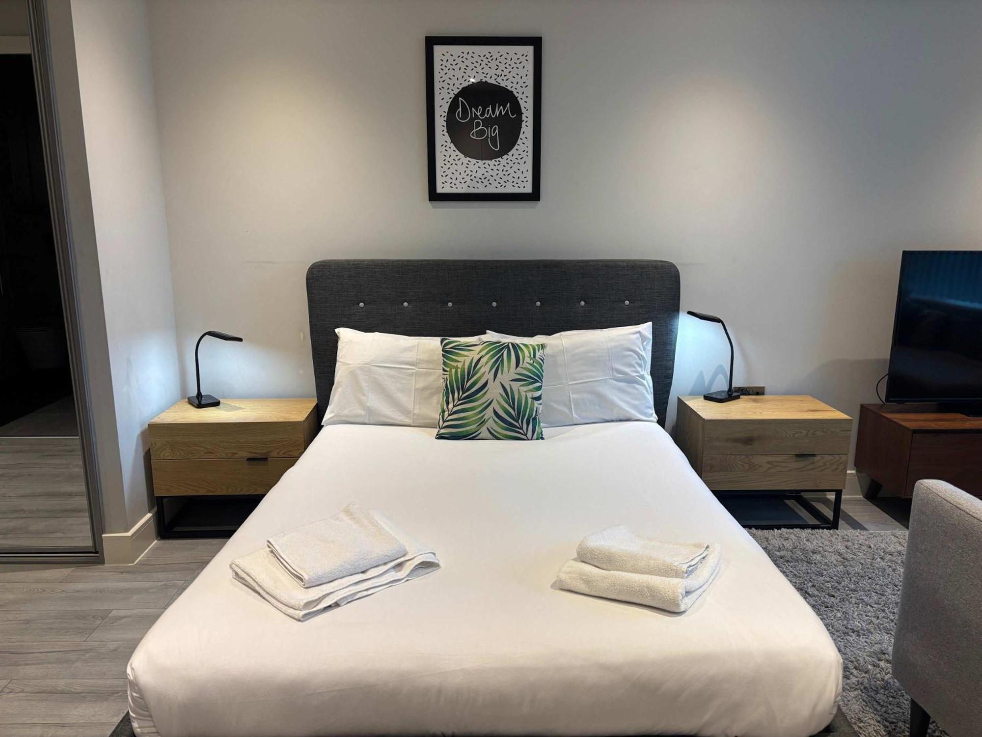 Modern Studio In Bracknell With Free Parking מראה חיצוני תמונה